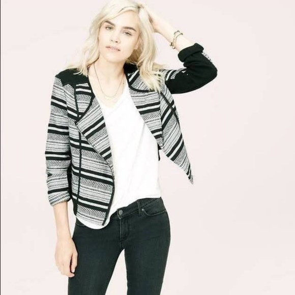 Lou & Grey Jackets & Blazers - Lou & Grey Asymmetrical Zip Knit Moto Jacket - M